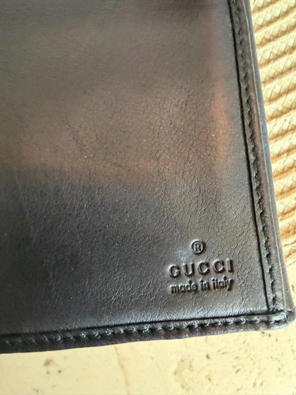 Vintage Gucci Black Leather Bifold Wallet with Snap Back - Picture 4 of 15